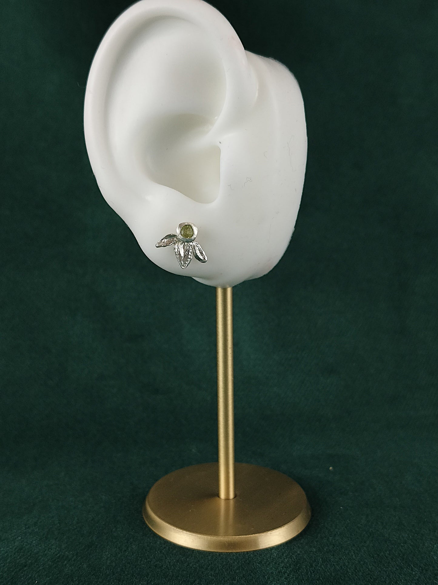Oorbellen in het zilver met peridoot: Ivy