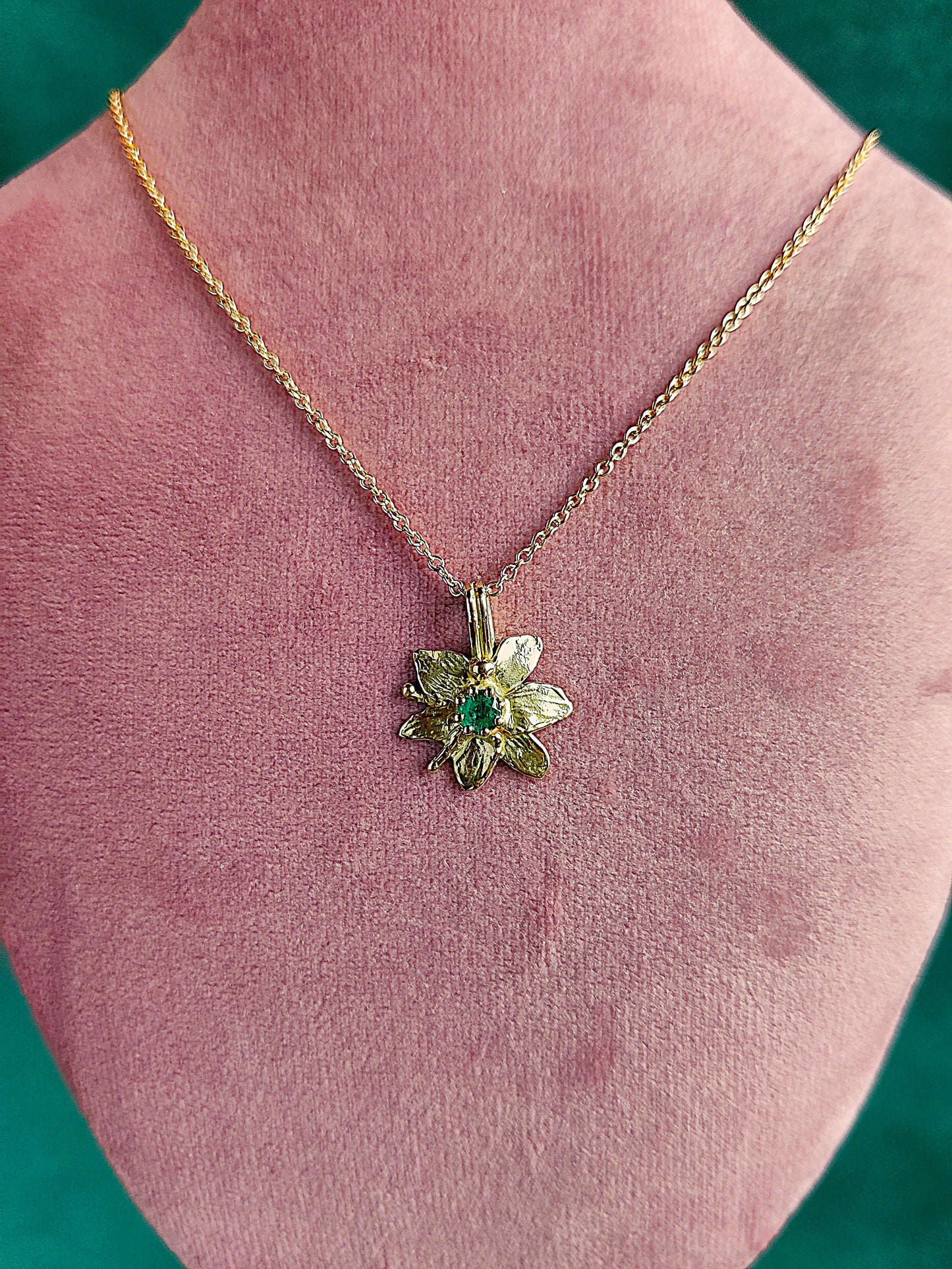 Hanger in 18k geel goud met smaragd - Else