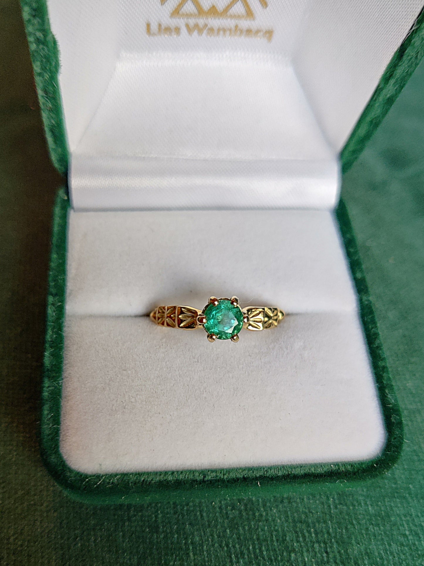 Ring in 18k geel goud met smaragd: Yuna