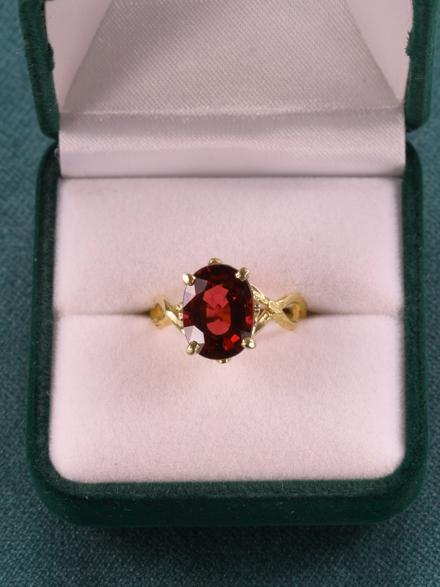 Ring in 18k geel goud met rhodoliet: Talia