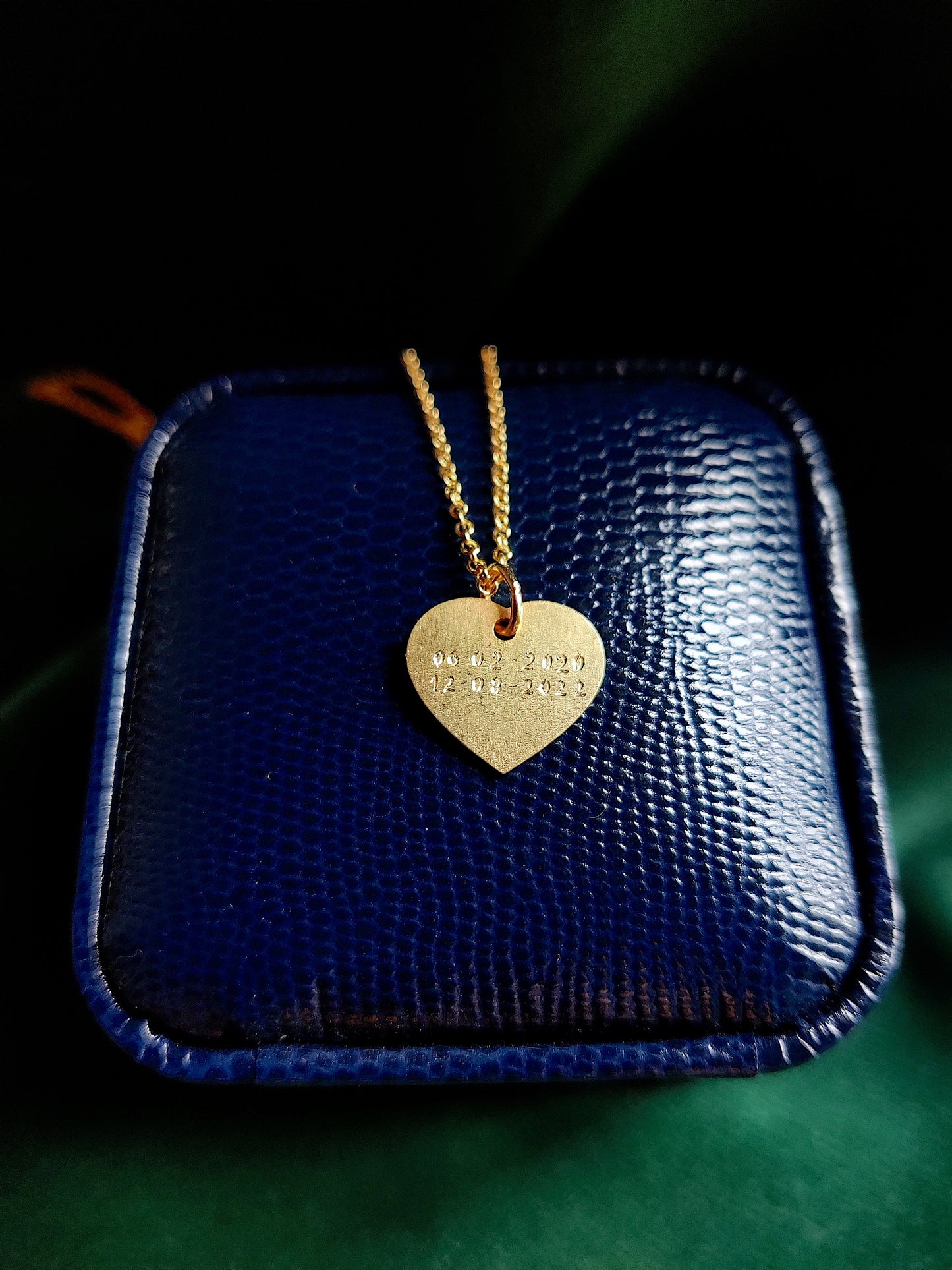 Hartjes ketting in 14k geel goud met namen: op maat gemaakt
