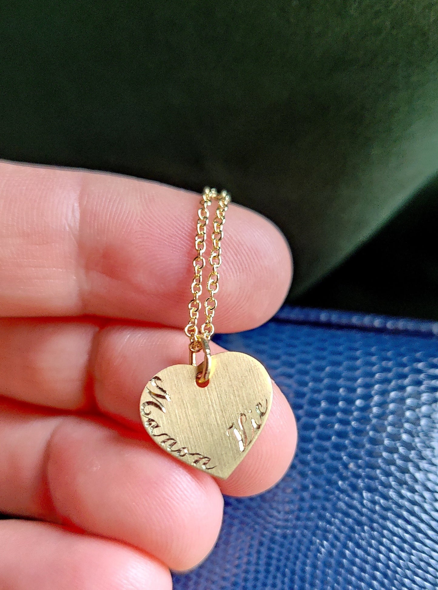 Hartjes ketting in 14k geel goud met namen: op maat gemaakt