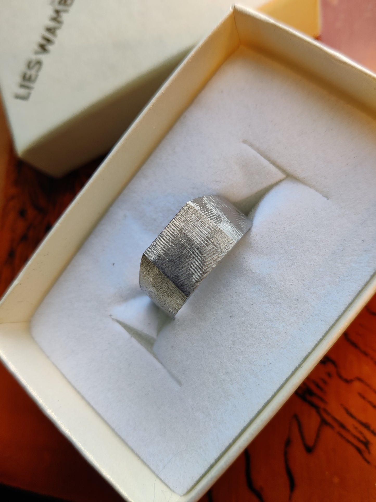 stoere zegelring in platina