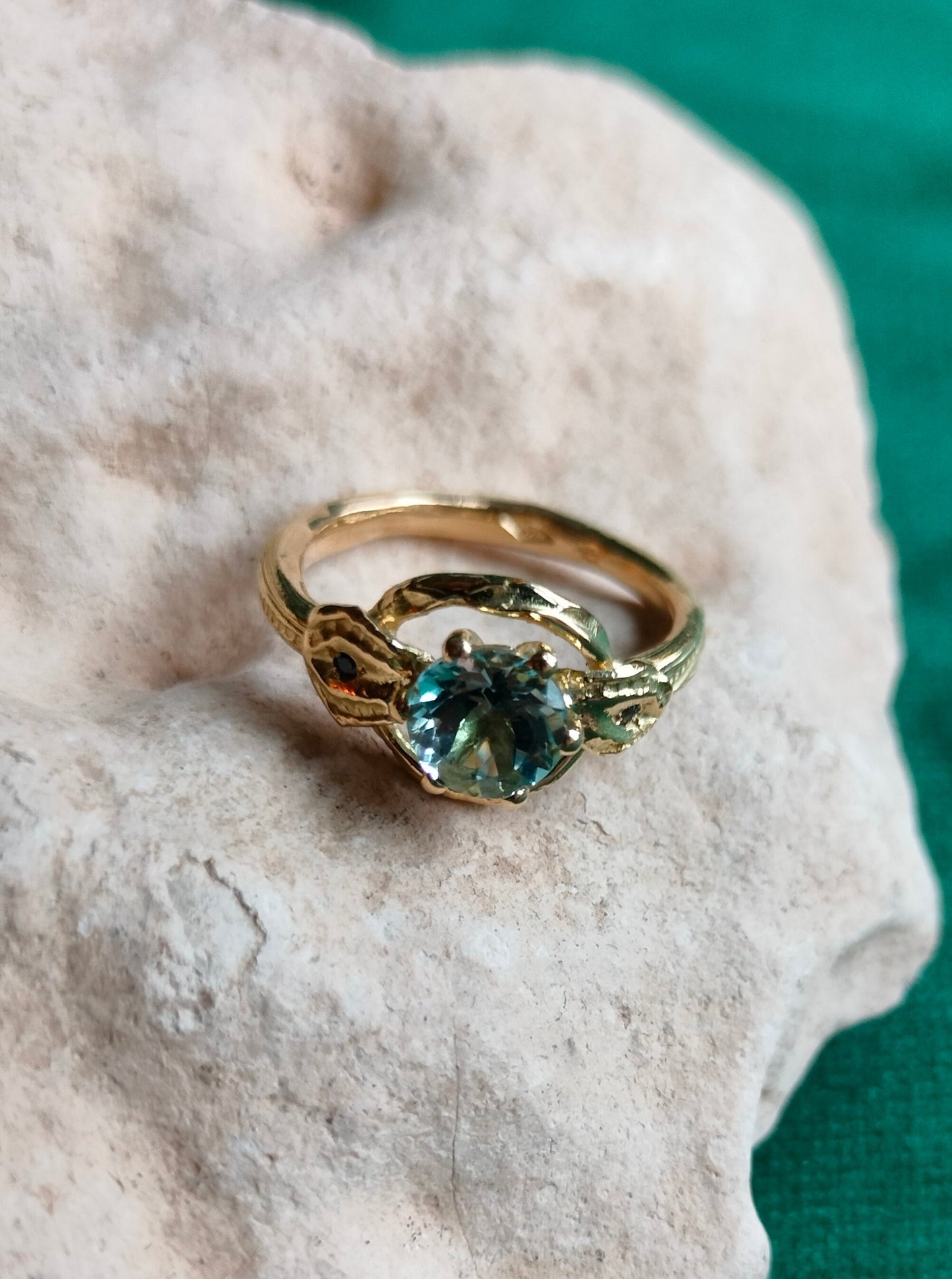 Vintage ring met grote aquamarijn