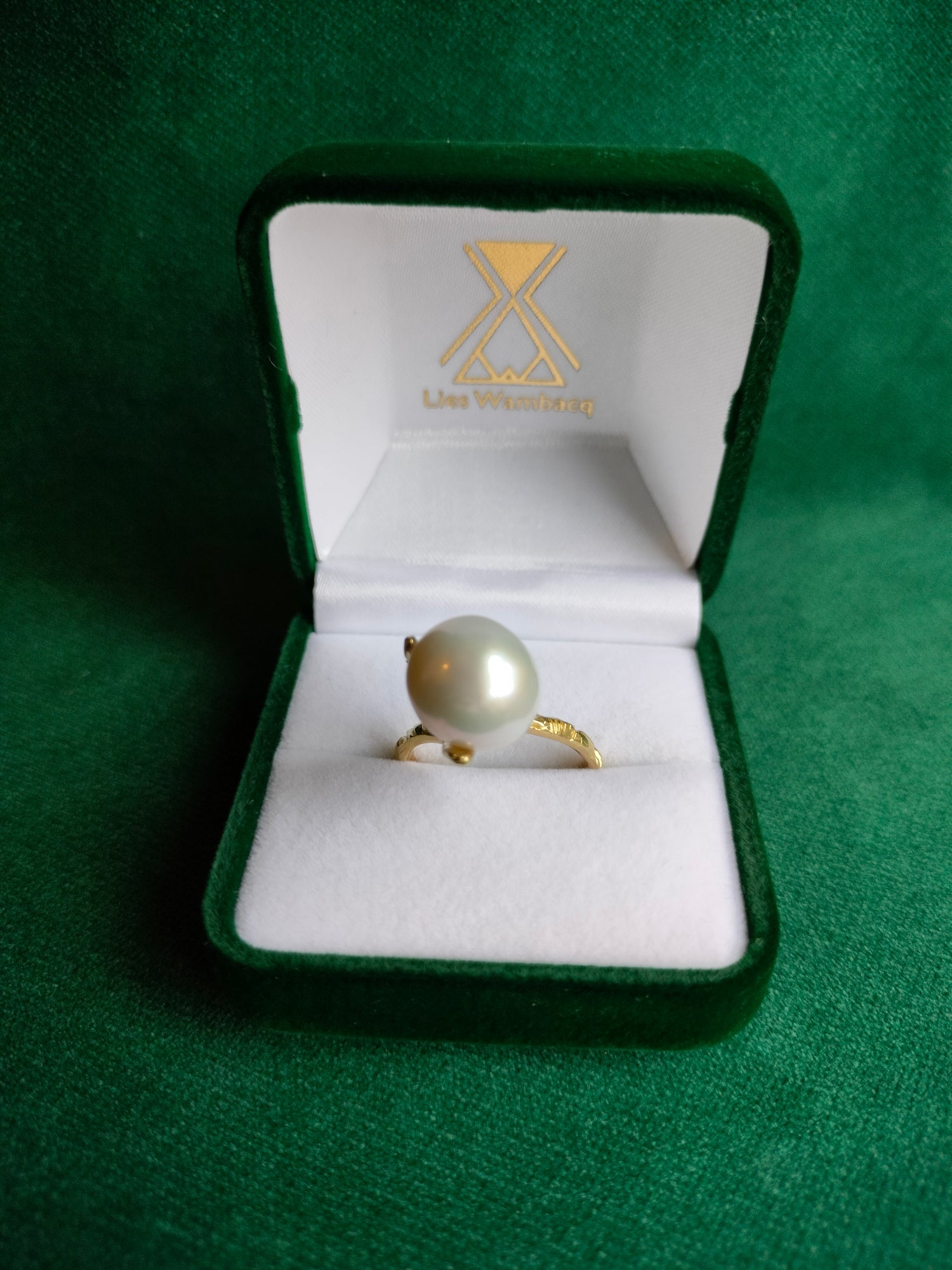 Big pearl ring belgium