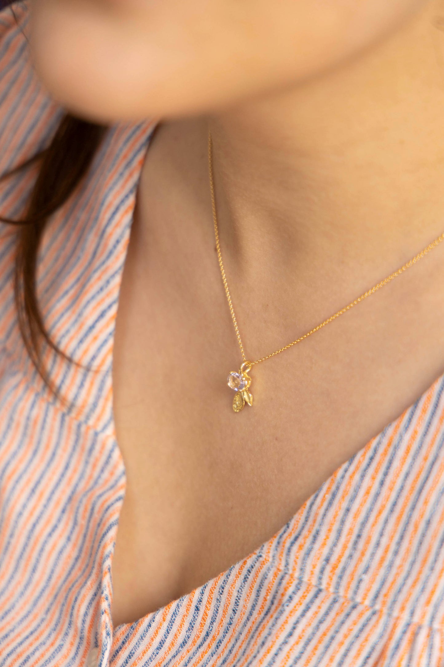 Hanger in 18K geel goud met roze saffier: Blossom