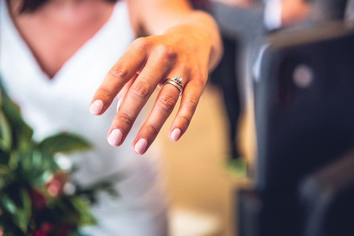 Verlovingsring in 18k champagne goud met diamant: op maat gemaakt