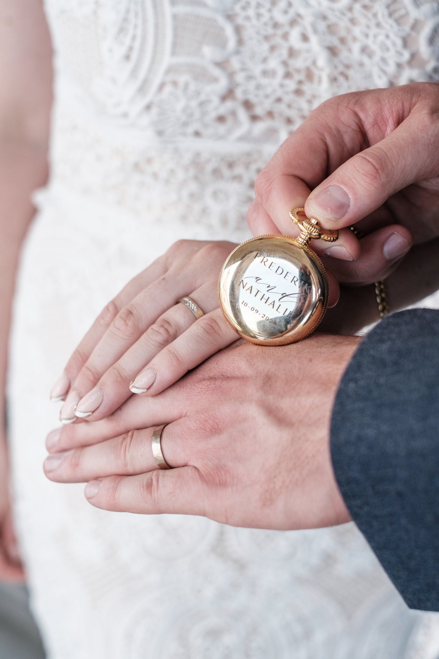 Trouwringen in 18k wit goud met diamant: op maat gemaakt