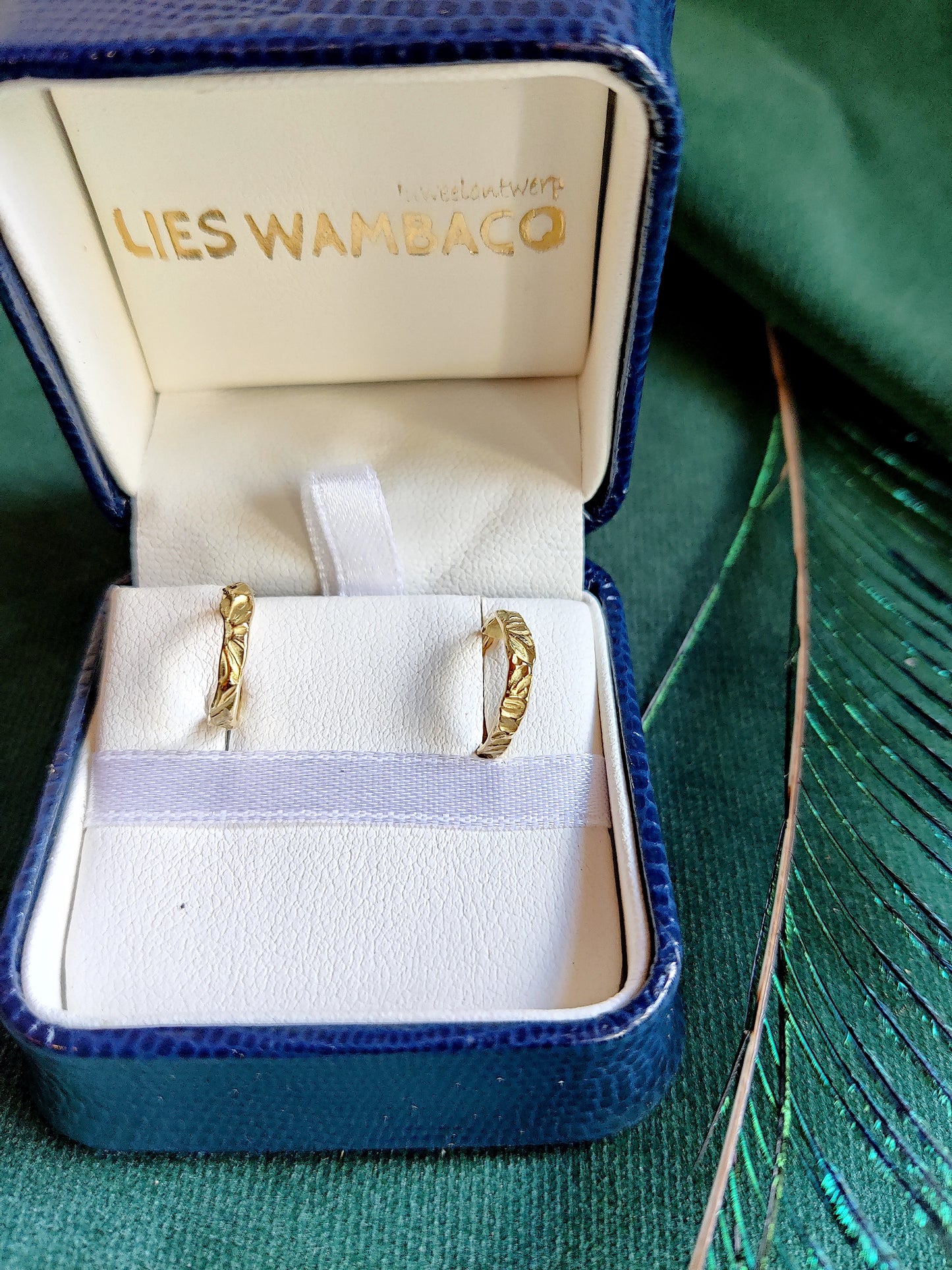 Oorbellen in 18k geel goud - Madelief.