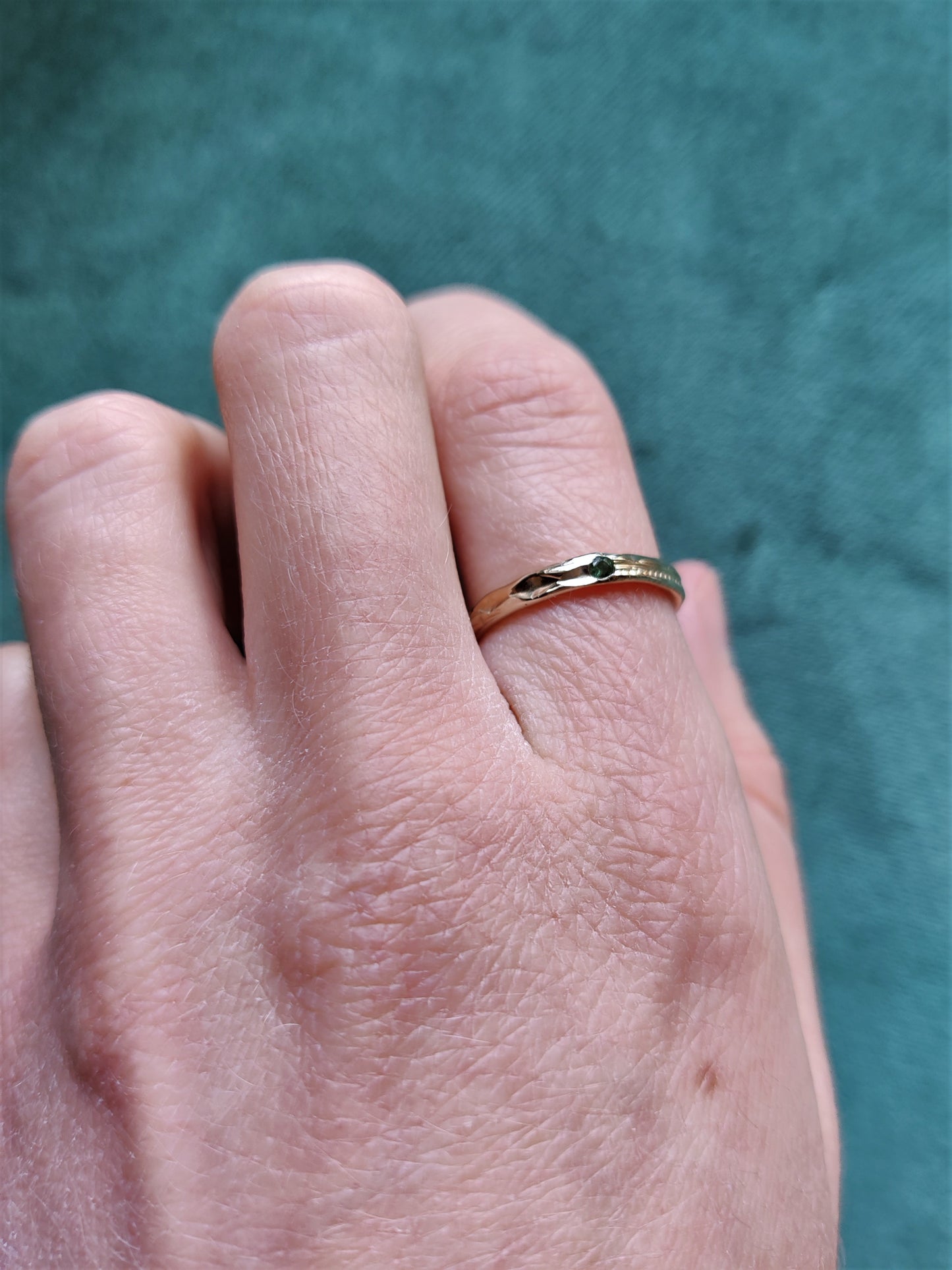 Maatwerk: Ring in 18K wit goud met smaragd