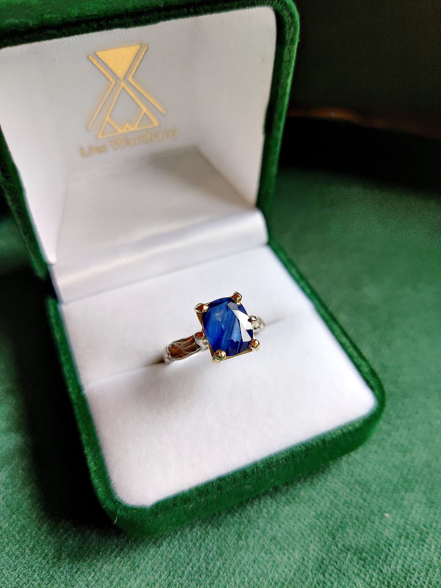 Ring in 14k wit en geel goud saffier: op maat gemaakt