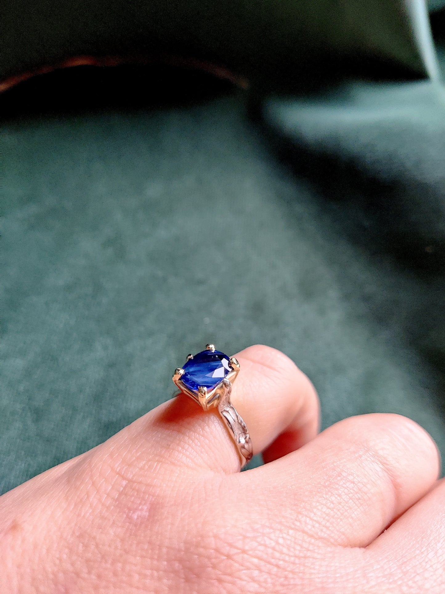 Ring in 14k wit en geel goud saffier: op maat gemaakt