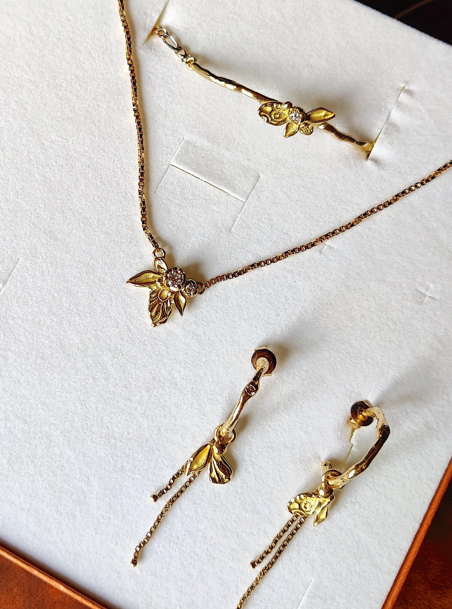 Set in 18k geel goud met diamant van klant: op maat gemaakt.