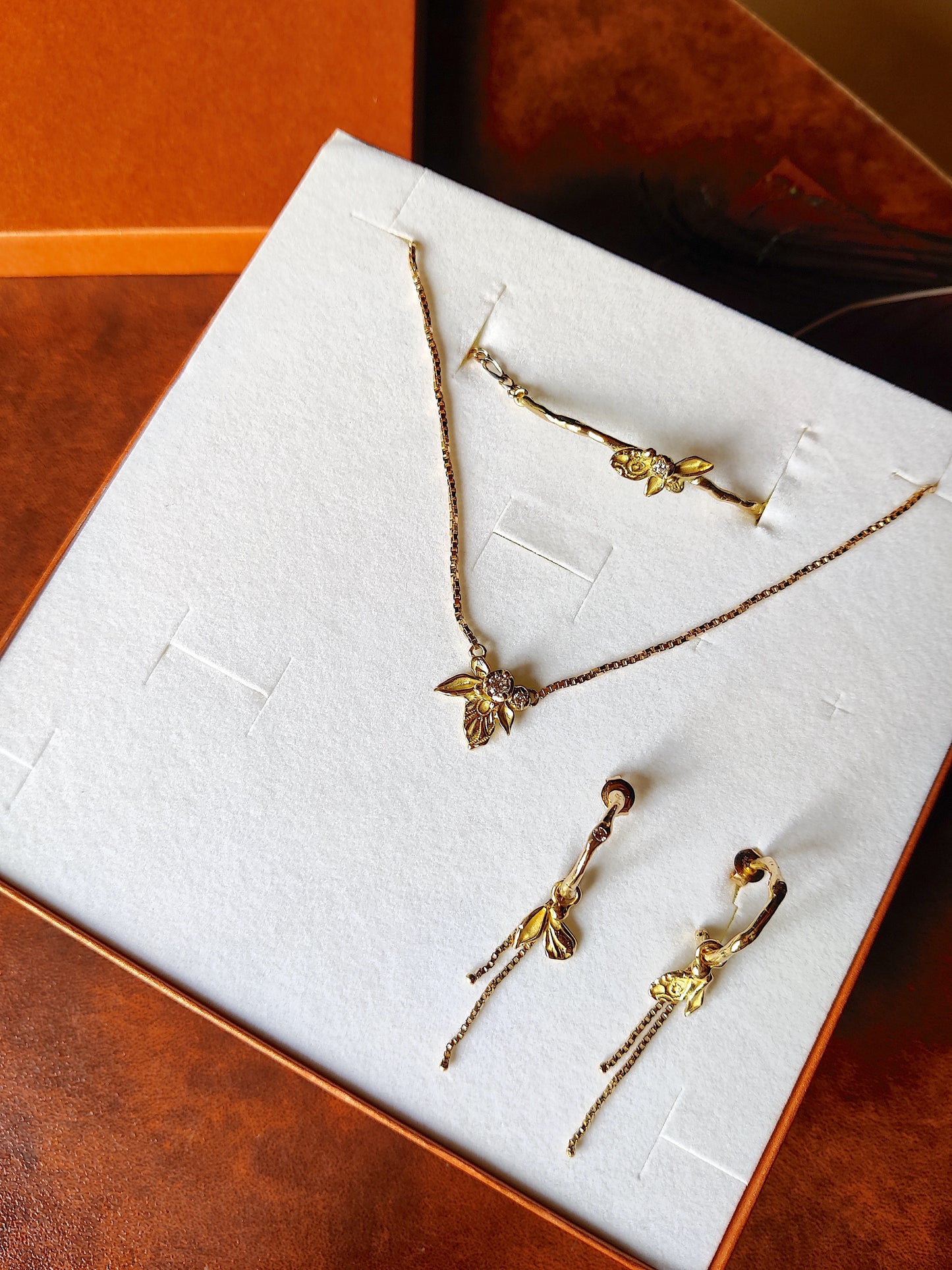 Set in 18k geel goud met diamant van klant: op maat gemaakt.