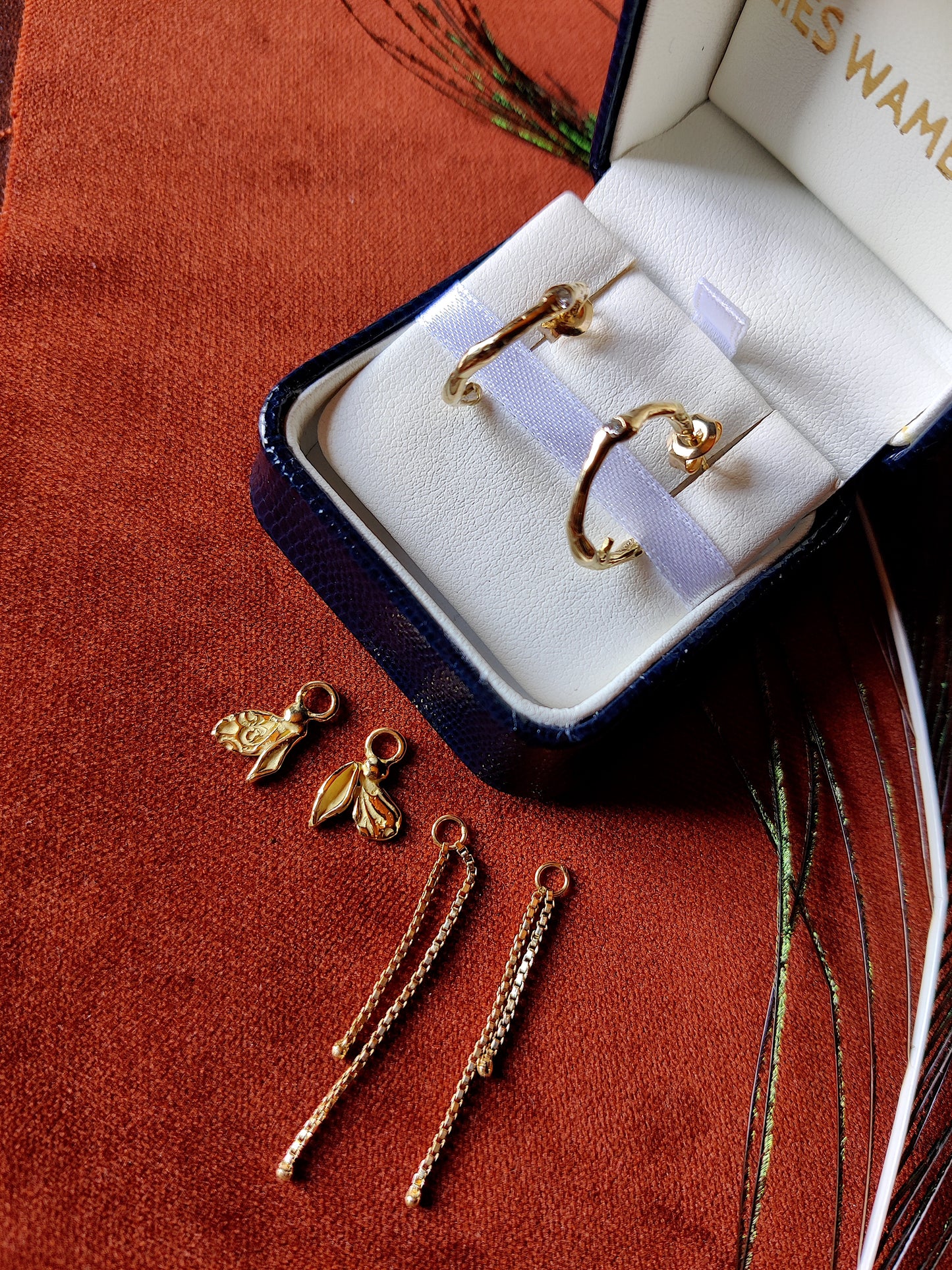 Set in 18k geel goud met diamant van klant: op maat gemaakt.