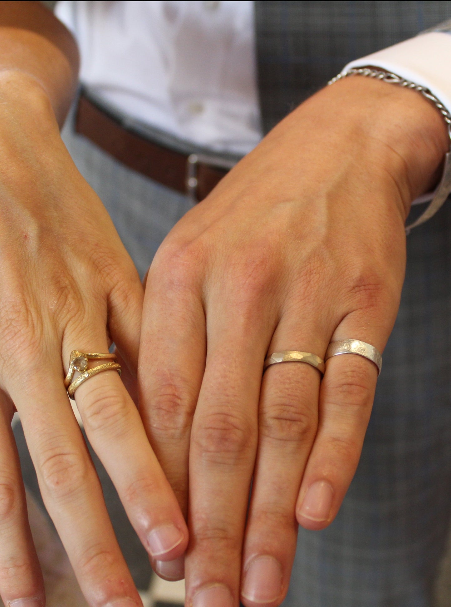 Trouwringen in 18k geel en wit goud met diamant: op maat gemaakt