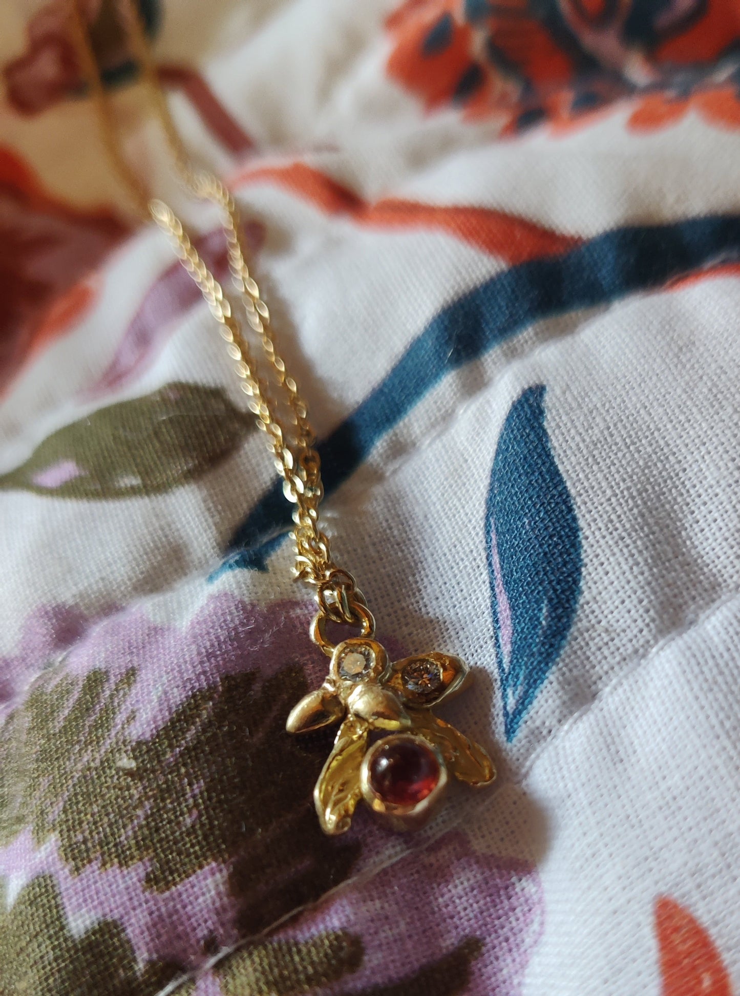 Ketting in 18K geel goud met oranje saffier: op maat gemaakt