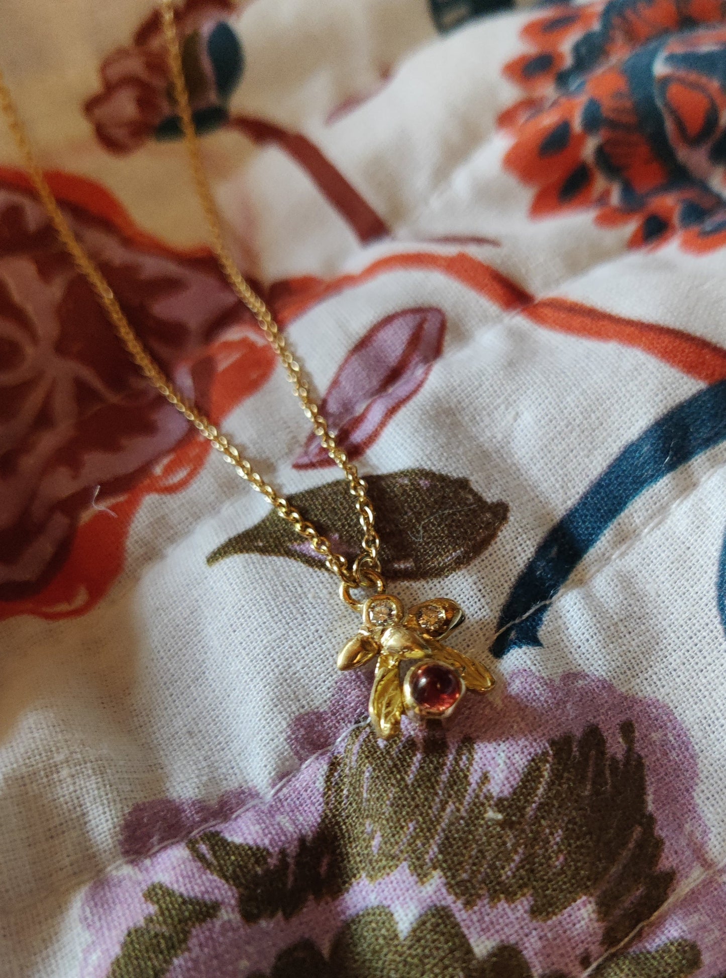Ketting in 18K geel goud met oranje saffier: op maat gemaakt