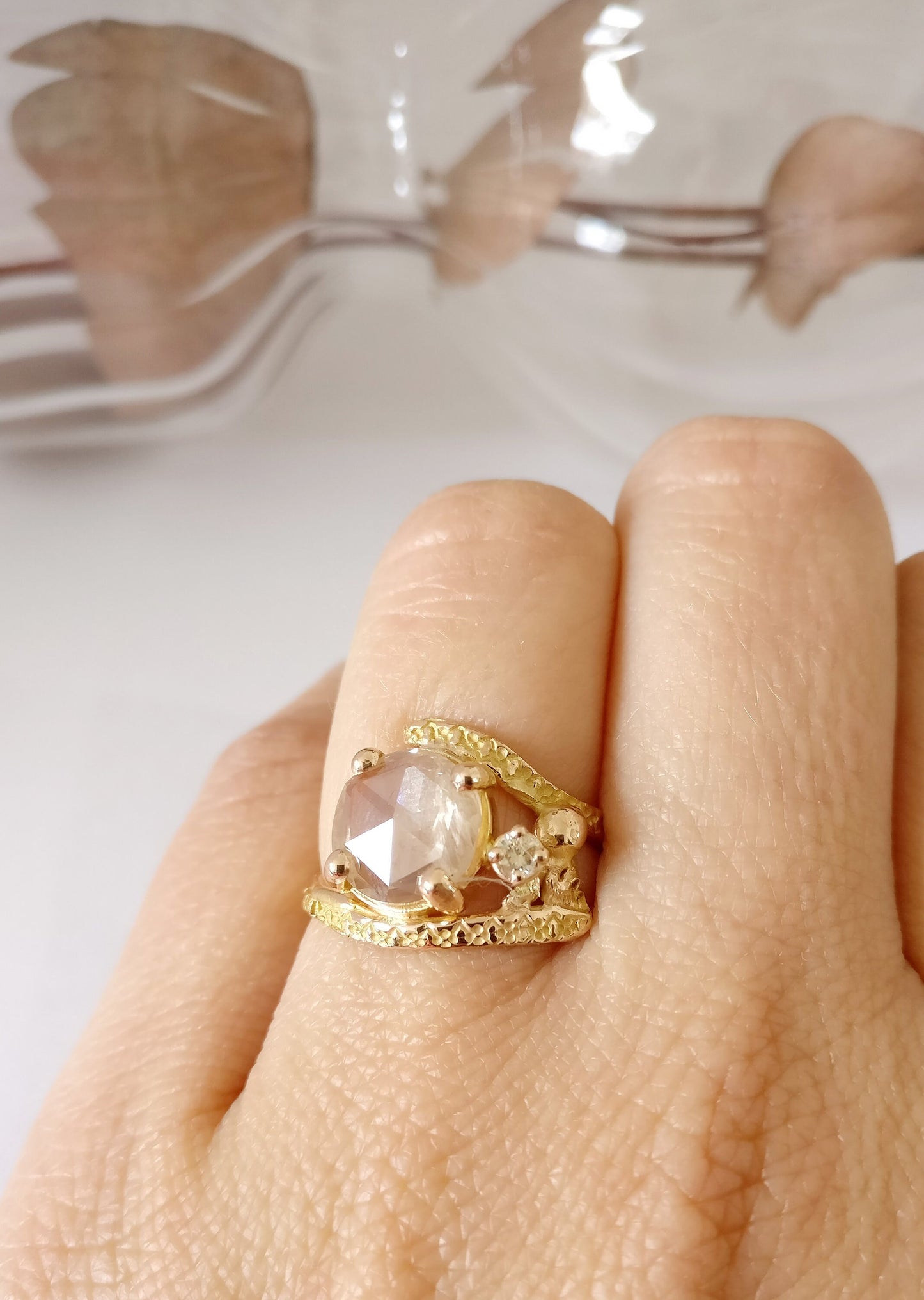 Ring in 18K rosé goud met diamant: Roos