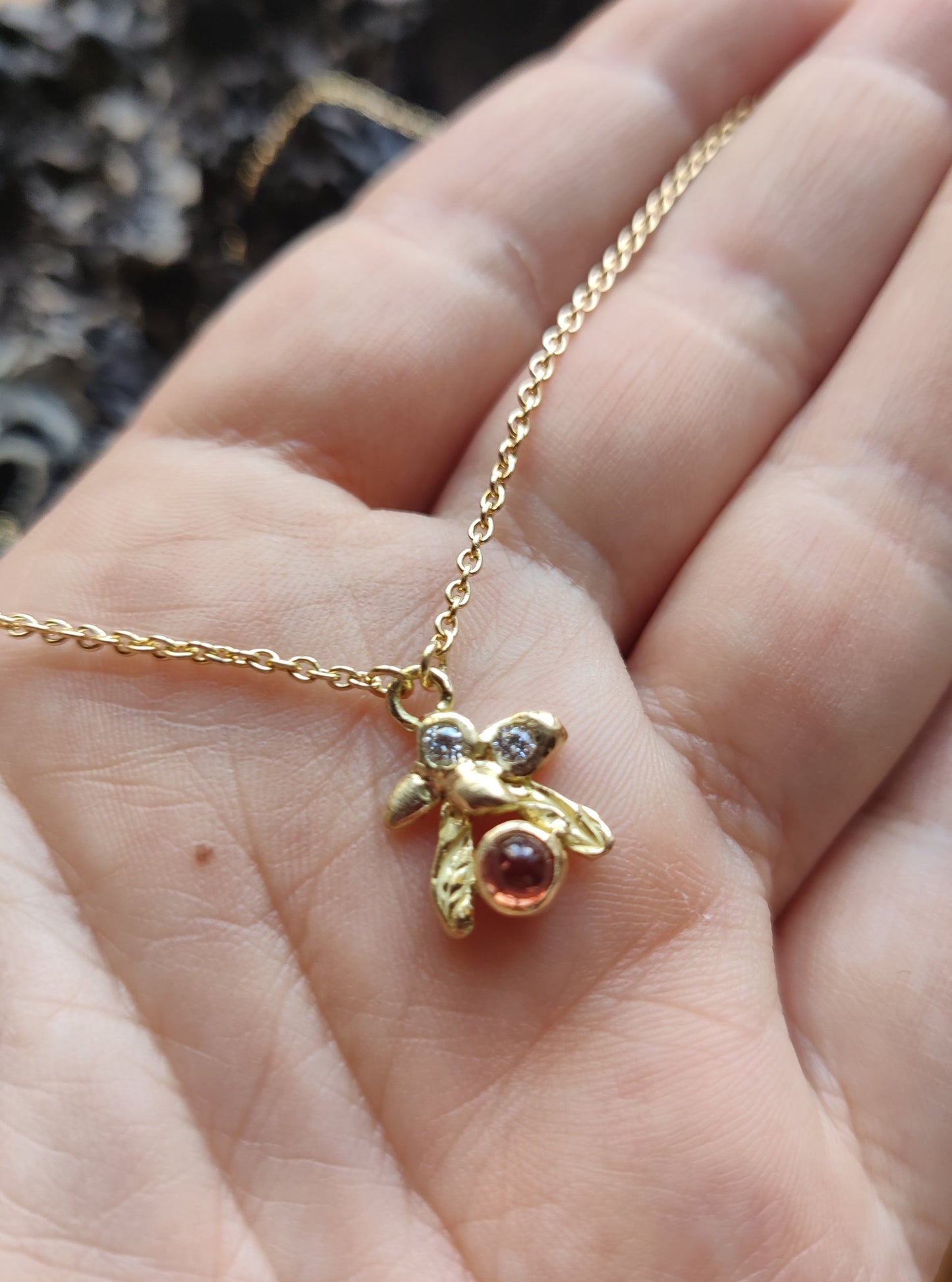 Ketting in 18K geel goud met oranje saffier: op maat gemaakt