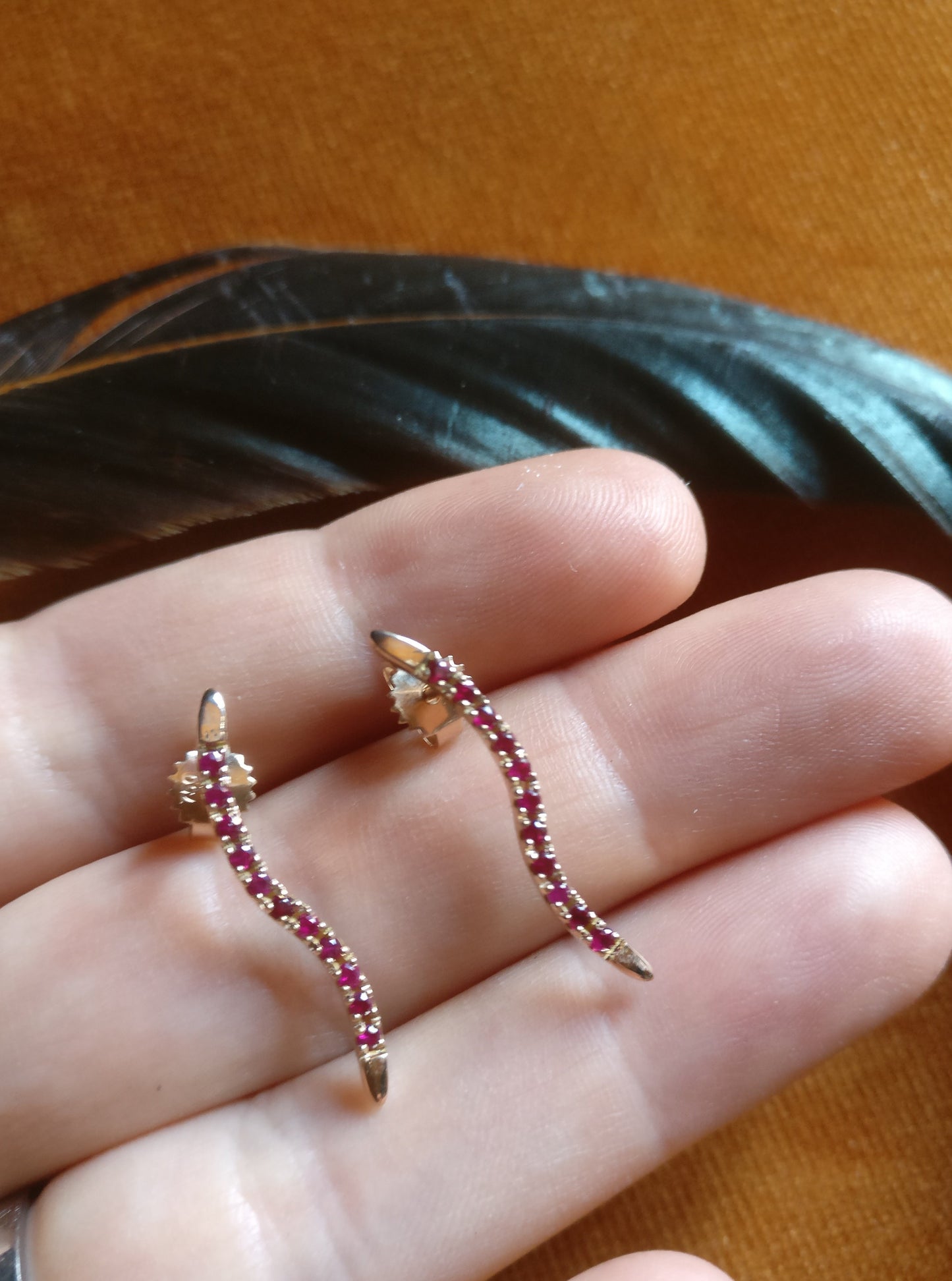 Oorbellen in 18k rosé goud met robijn: op maat gemaakt.
