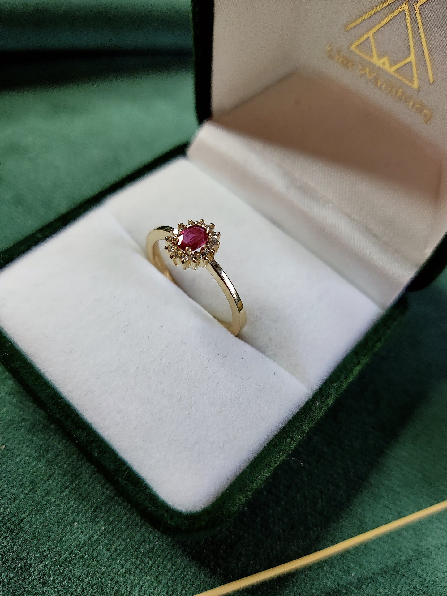 Ring in 18k geel goud met rhodoliet en diamant: op maat gemaakt