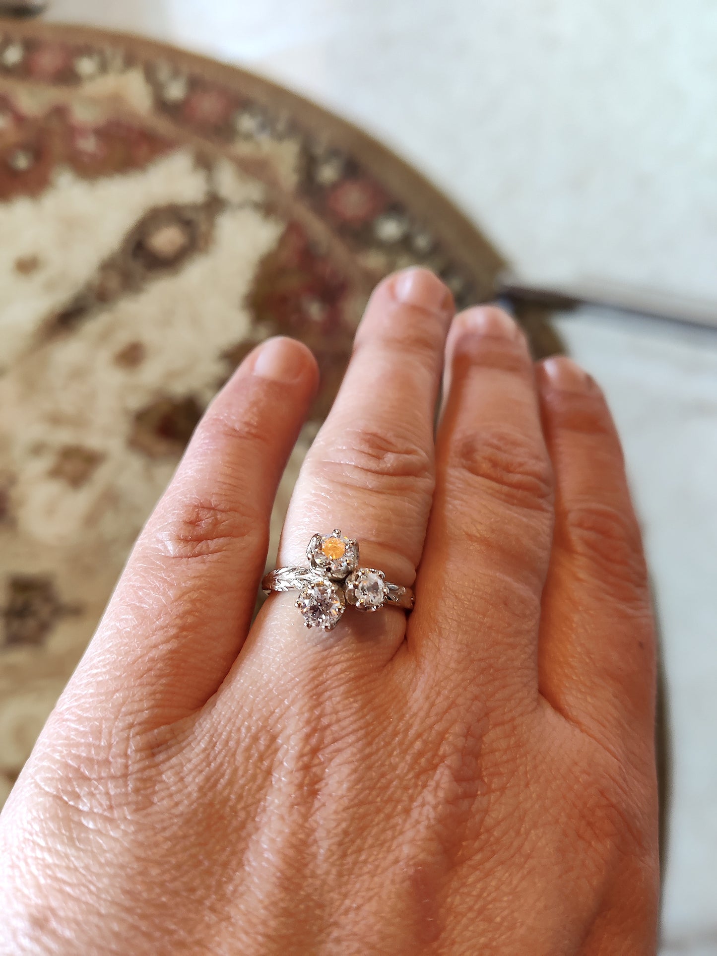 Ring in 18k wit  goud met diamant van overgrootmoeder, moeder en zus
