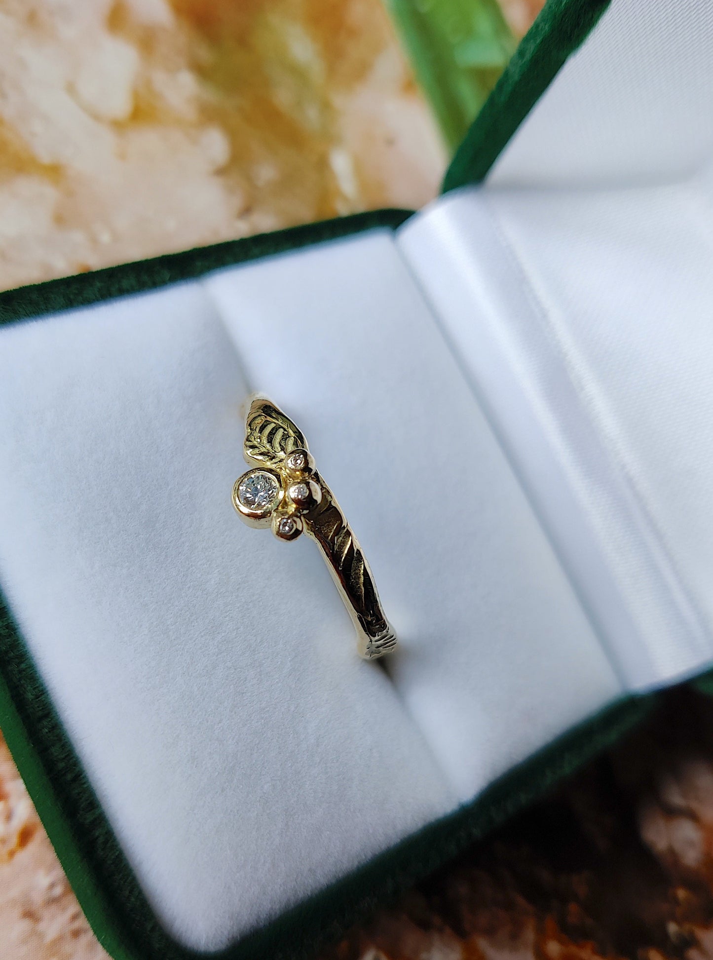 Ring in 18k geel goud  met diamant: op maat gemaakt.