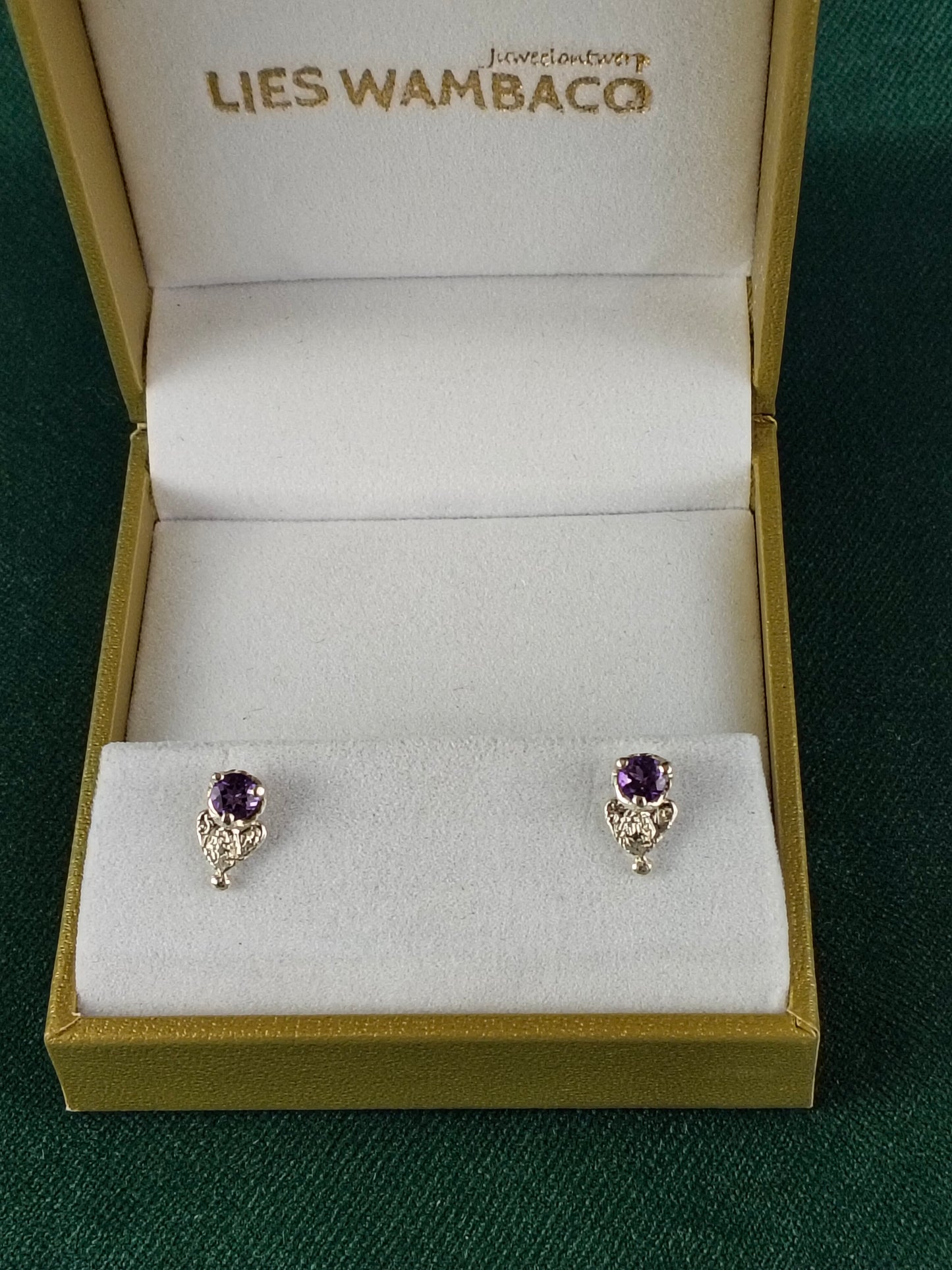 Oorbellen in het zilver met amethist: Love