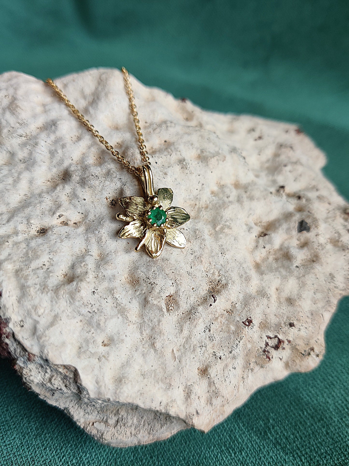 Hanger in 18k geel goud met smaragd - Else