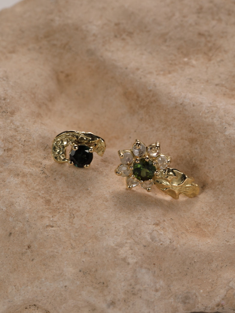 Oorstekers in 18k geelgoud met toermalijn en diamant - Eloise