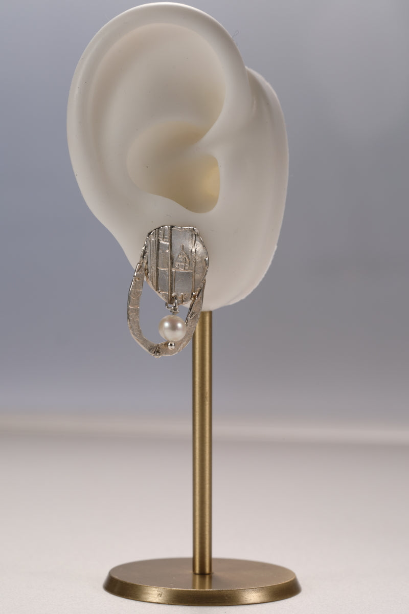 Oorbel in zilver met parel: Enora