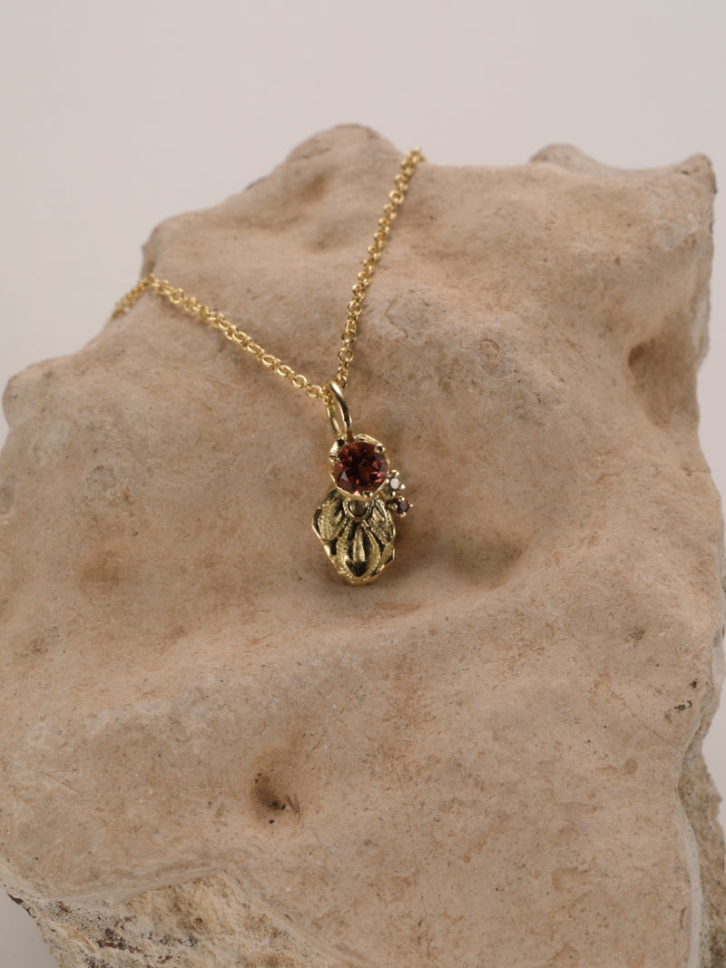 Hanger in 18k geel goud met roze toermalijn, saffier en granaat - Margerie