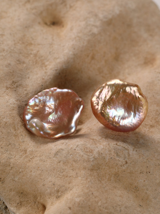 Oorbel in 18k wit goud met parel: Vika