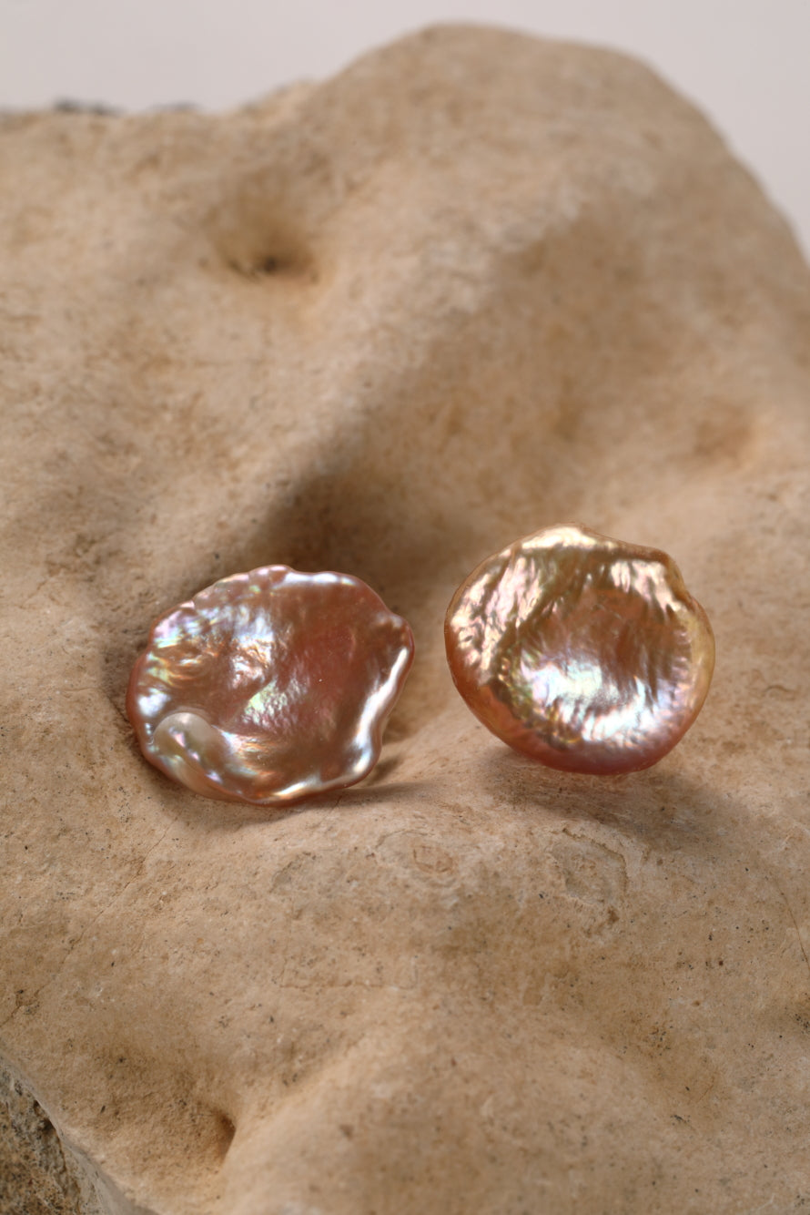 Oorbel in 18k wit goud met parel: Vika