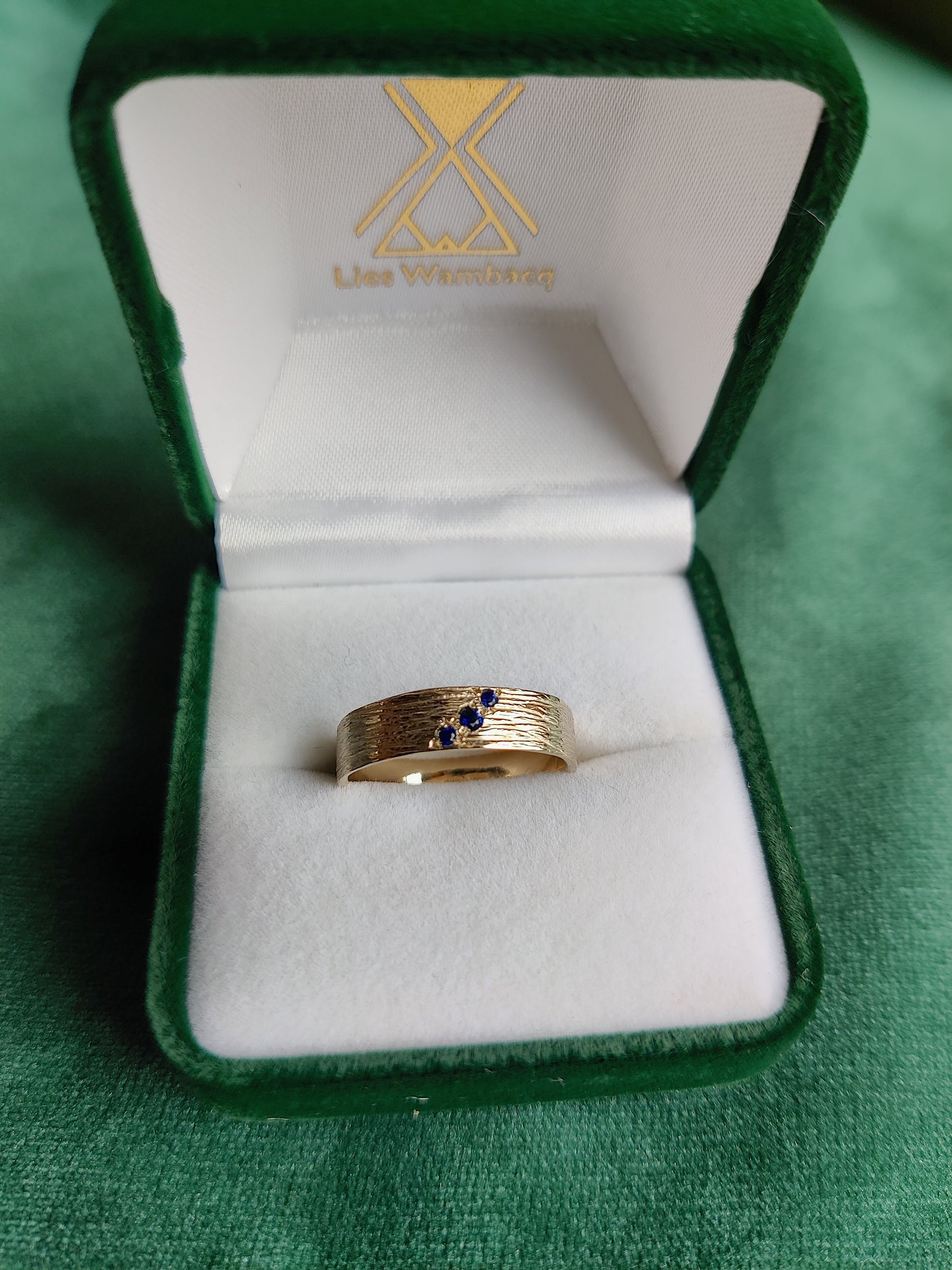 Ring in 18K champagne wit goud met blauwe saffier: Arwen