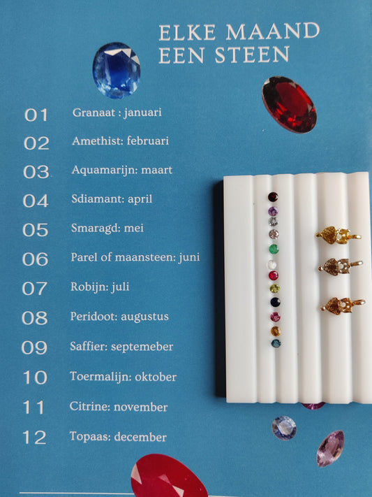 Hanger in 18k geel goud met geboortesteen - Love (alle maanden)