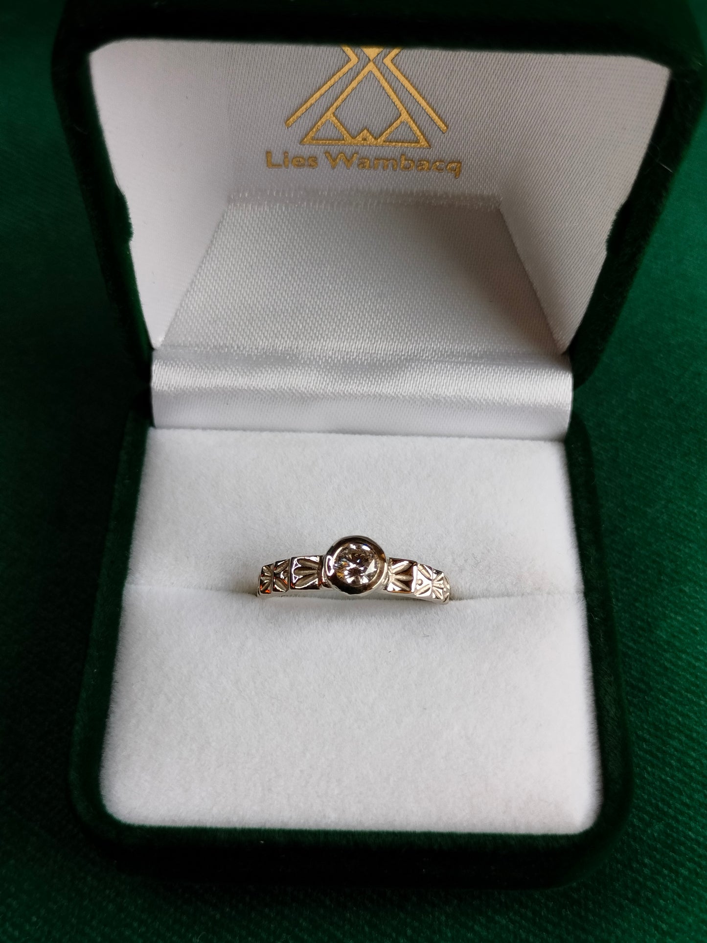 Ring in 18k wit goud met diamant: Sophia