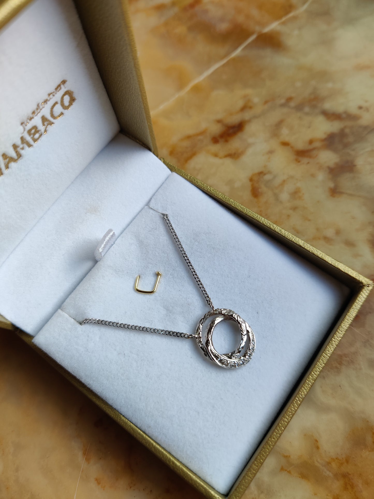 Verlovingsring 18k met diamant: op maat gemaakt