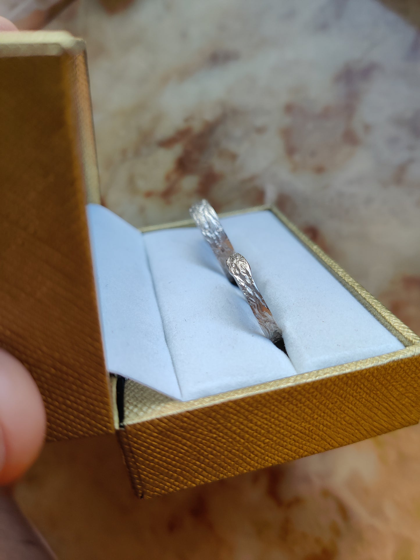 Verlovingsring 18k met diamant: op maat gemaakt