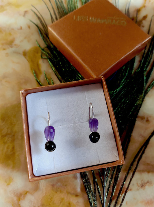 Oorbel in zilver met amethist en onyx: Violet.