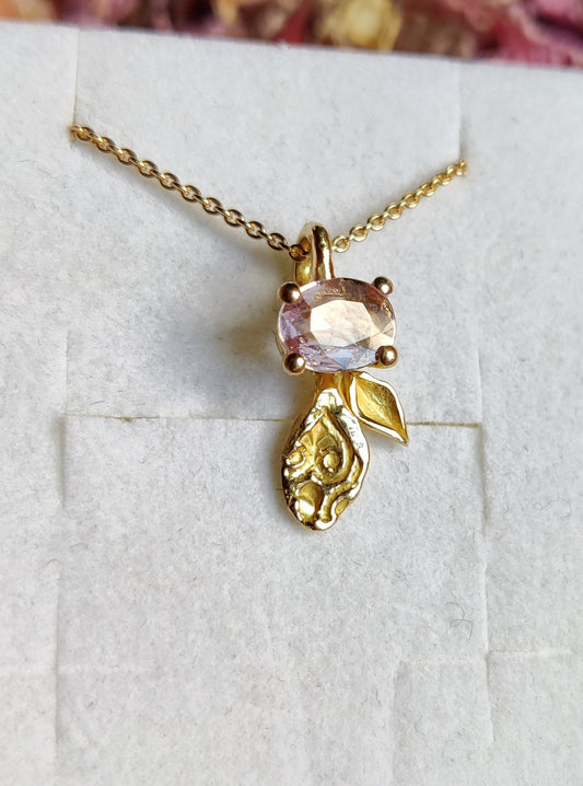 Hanger in 18K geel goud met roze saffier: Blossom