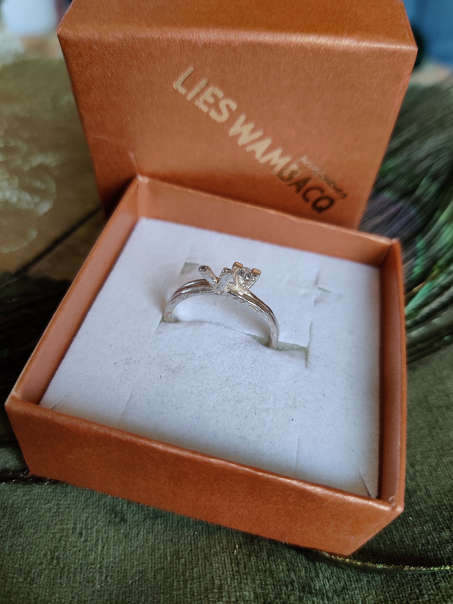 Ring in zilver met witte cubic zirkonia: Vee