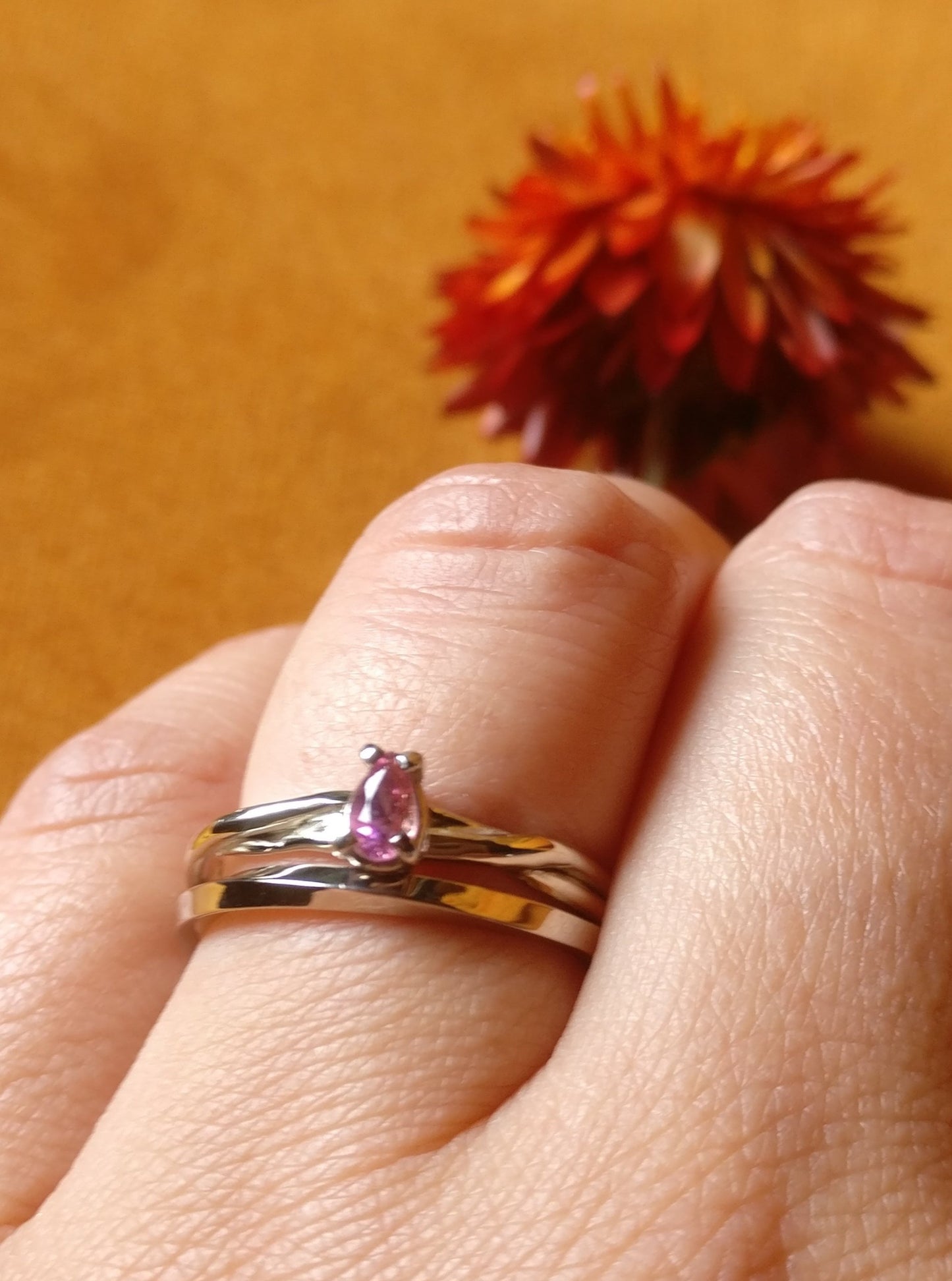 Ringen in 18k wit goud met roze toermalijn: op maat gemaakt