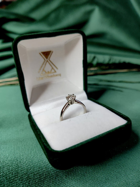 Verlovingsring in 18k wit goud met diamant: op maat gemaakt