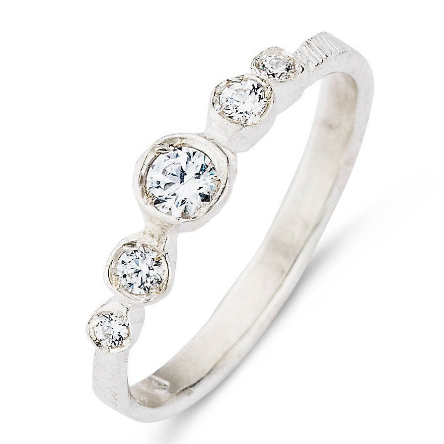 Ring in 18K palladium wit goud met 5 diamanten: Queen Victoria