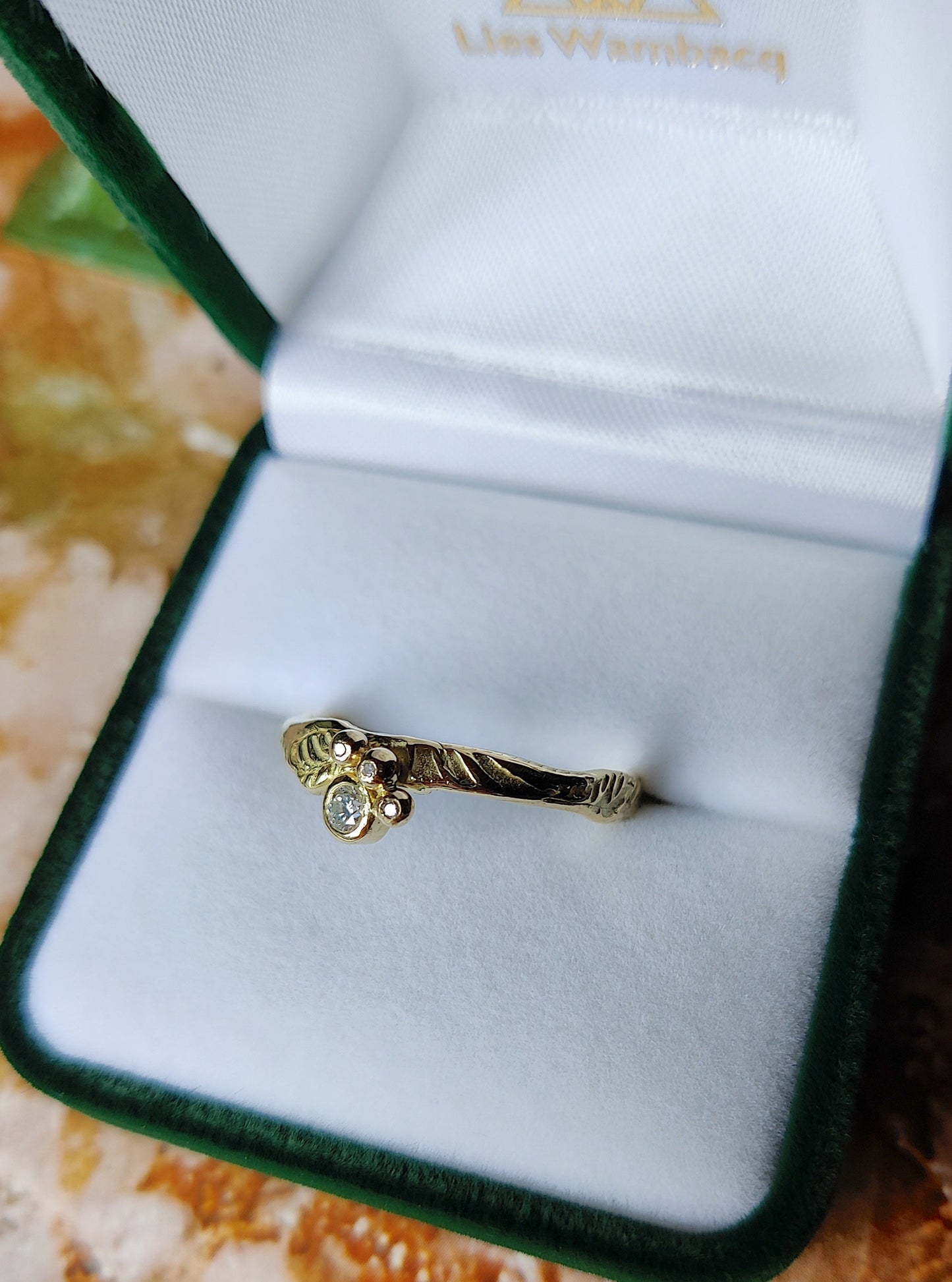 Ring in 18k geel goud  met diamant: op maat gemaakt.